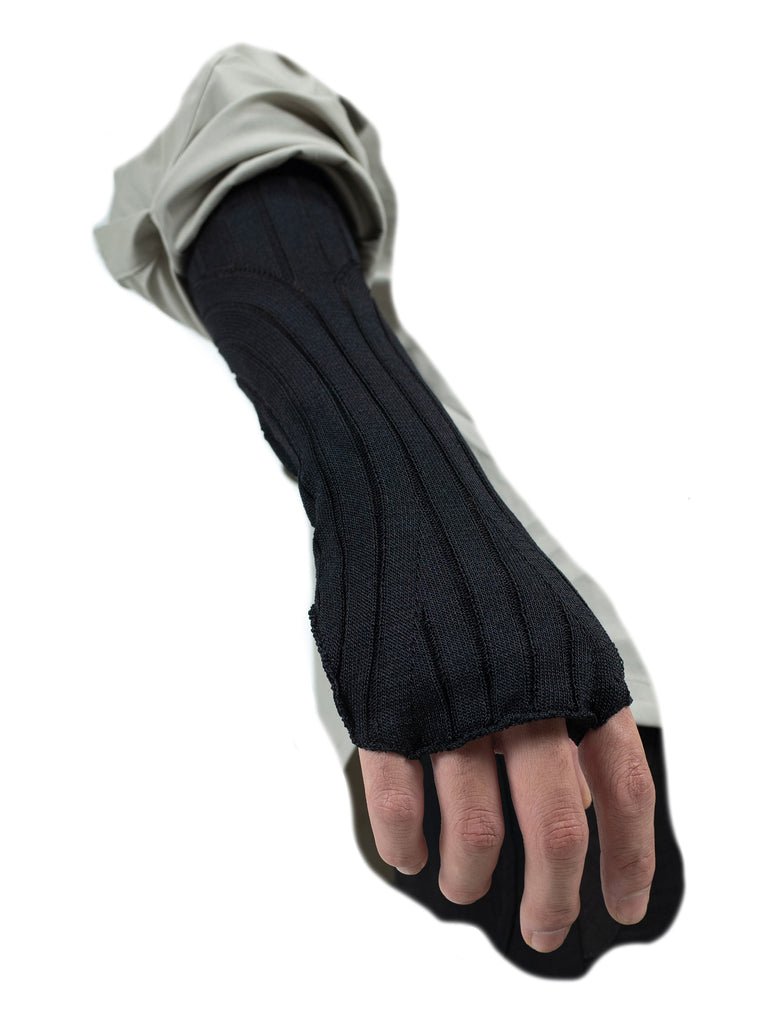 00112021 HARKMAN ARM WARMERS CHARCOAL
