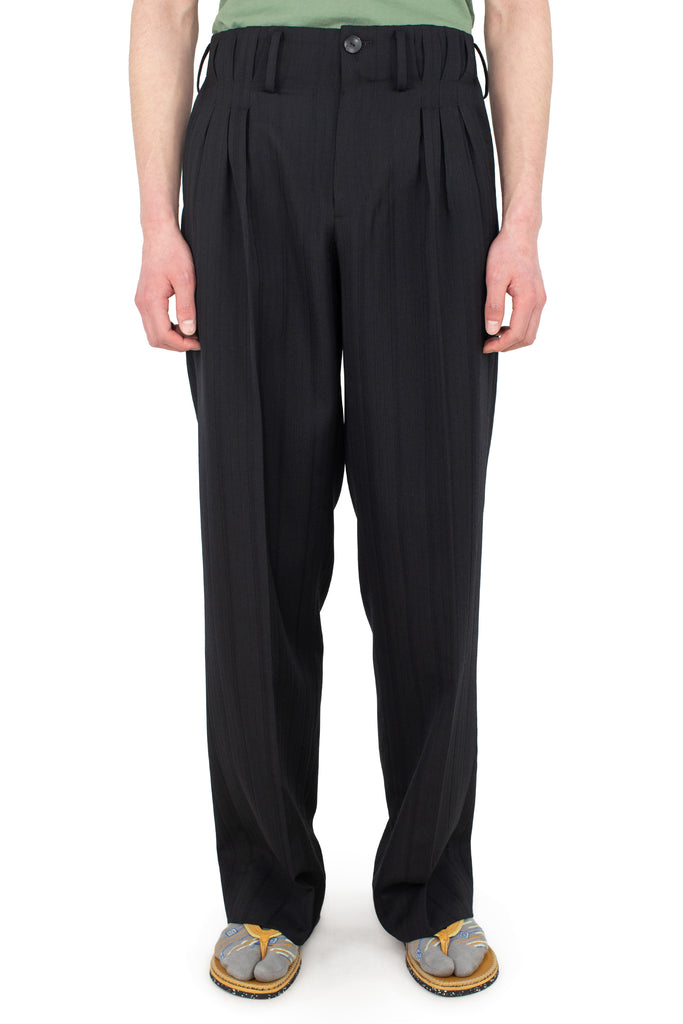 TARHOS PLEATED TROUSER - MIDNIGHT BLACK
